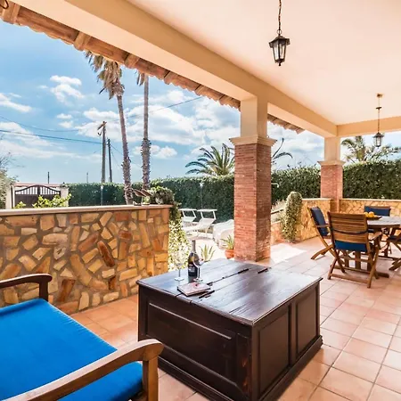 Arianna's House With Sea View, Parking And Wi-fi
