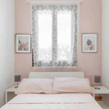 Arianna's House With Sea View, Parking And Wi-fi Holiday home *