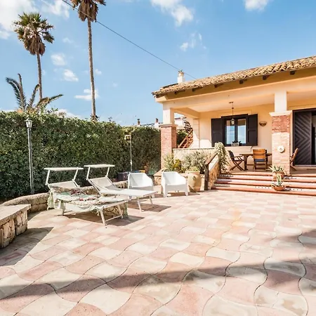 Arianna's House With Sea View, Parking And Wi-fi Holiday home