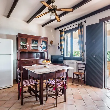 Arianna's House With Sea View, Parking And Wi-fi Holiday home *