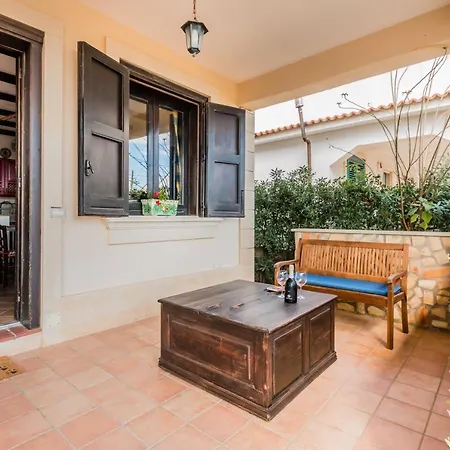 Arianna's House With Sea View, Parking And Wi-fi