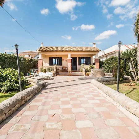 Arianna's House With Sea View, Parking And Wi-fi Avola