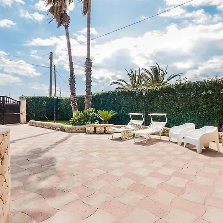 Holiday home Arianna's House With Sea View, Parking And Wi-fi Avola