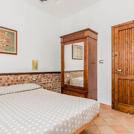 Arianna's House With Sea View, Parking And Wi-fi